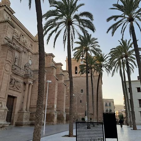 Vivienda Bendicho- Catedral Apartment Almeria Bagian luar foto